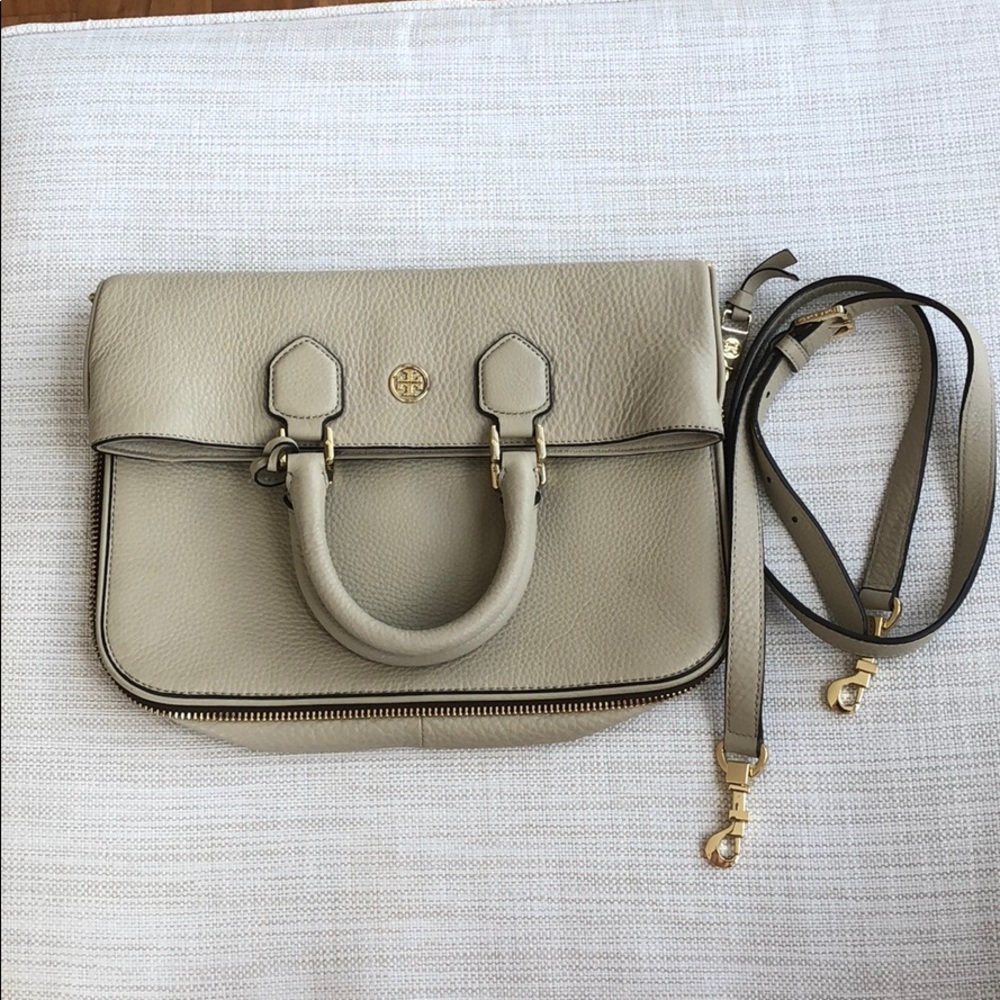 Tory Burch Foldable Pebbled Robinson
